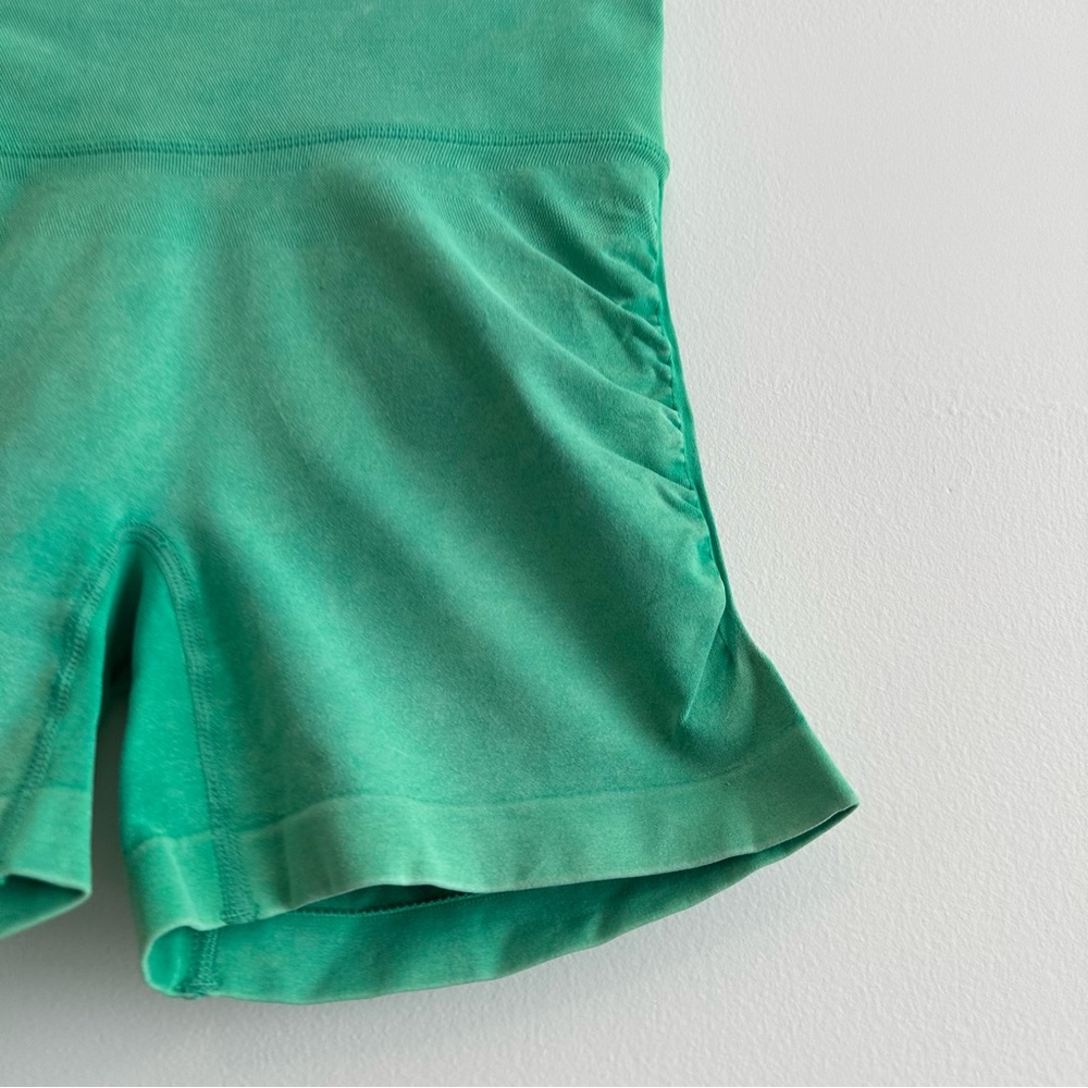 Joy Lab Women’s Kelly Green Athletic Scrunched Shorts - Picture 3 of 7